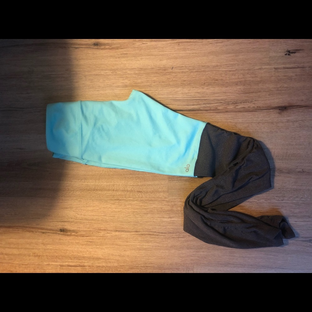 EUC Alo Goddess Leggings
